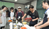 作って食べて、お国自慢の料理を通じて国際交流
